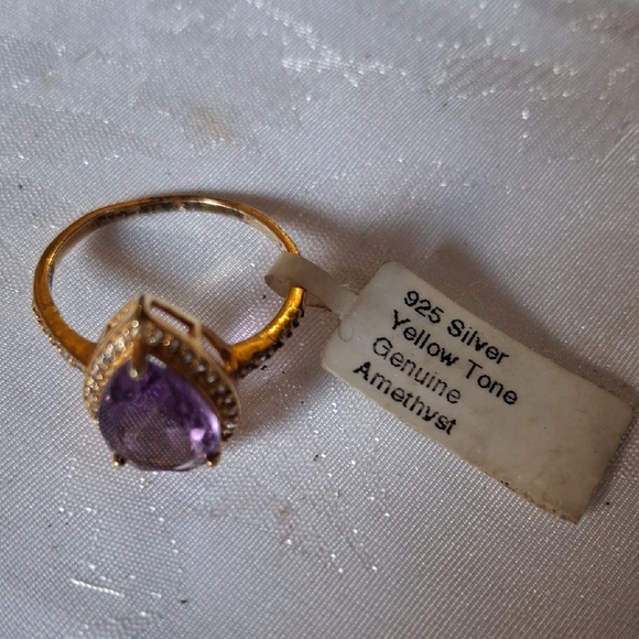 Elegant Gold and Purple Teardrop Ring - Picture 2 of 4